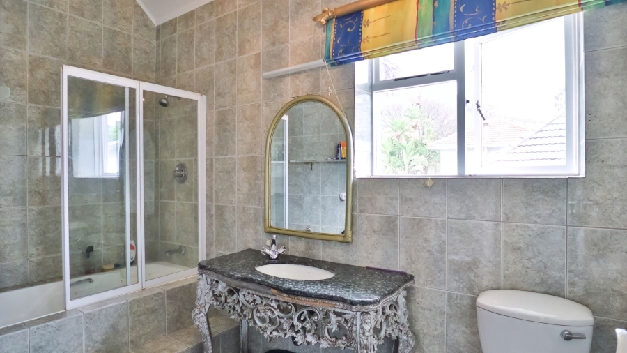 4 Bedroom Property for Sale in Fresnaye Western Cape